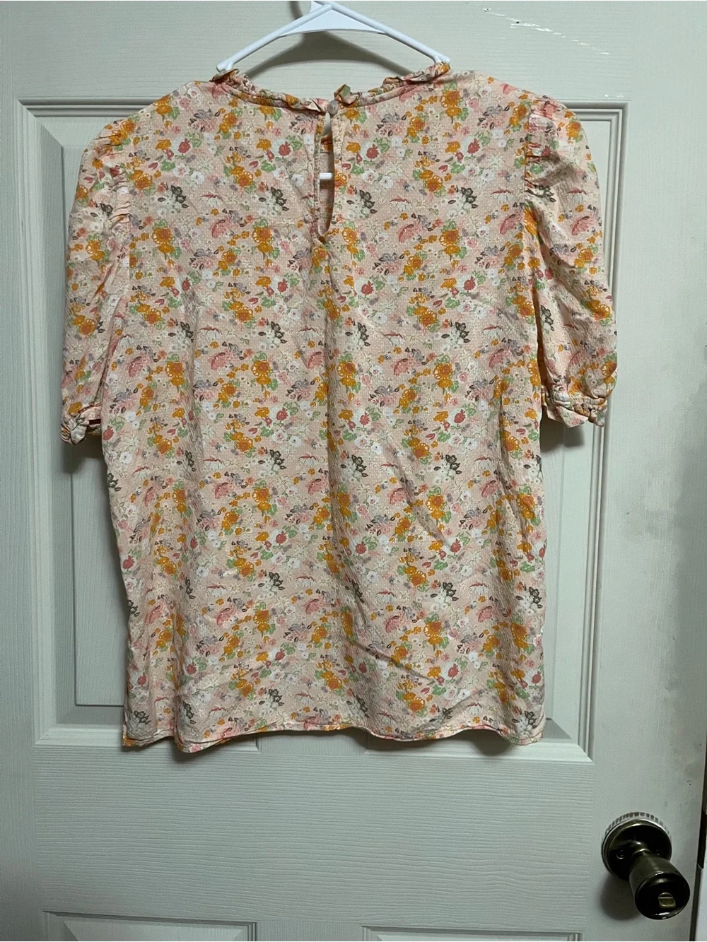 Loft Tops- Floral Puff-Sleeve Women's Top in Peach